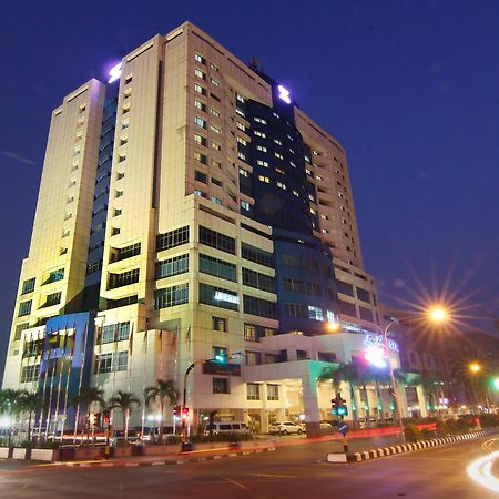 Mega Hotel Sdn Bhd Miri Extérieur photo