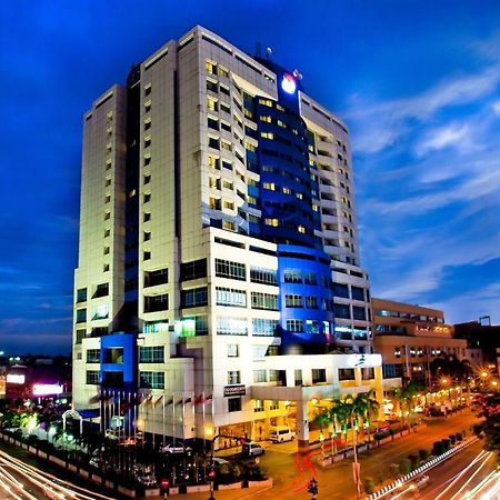 Mega Hotel Sdn Bhd Miri Extérieur photo