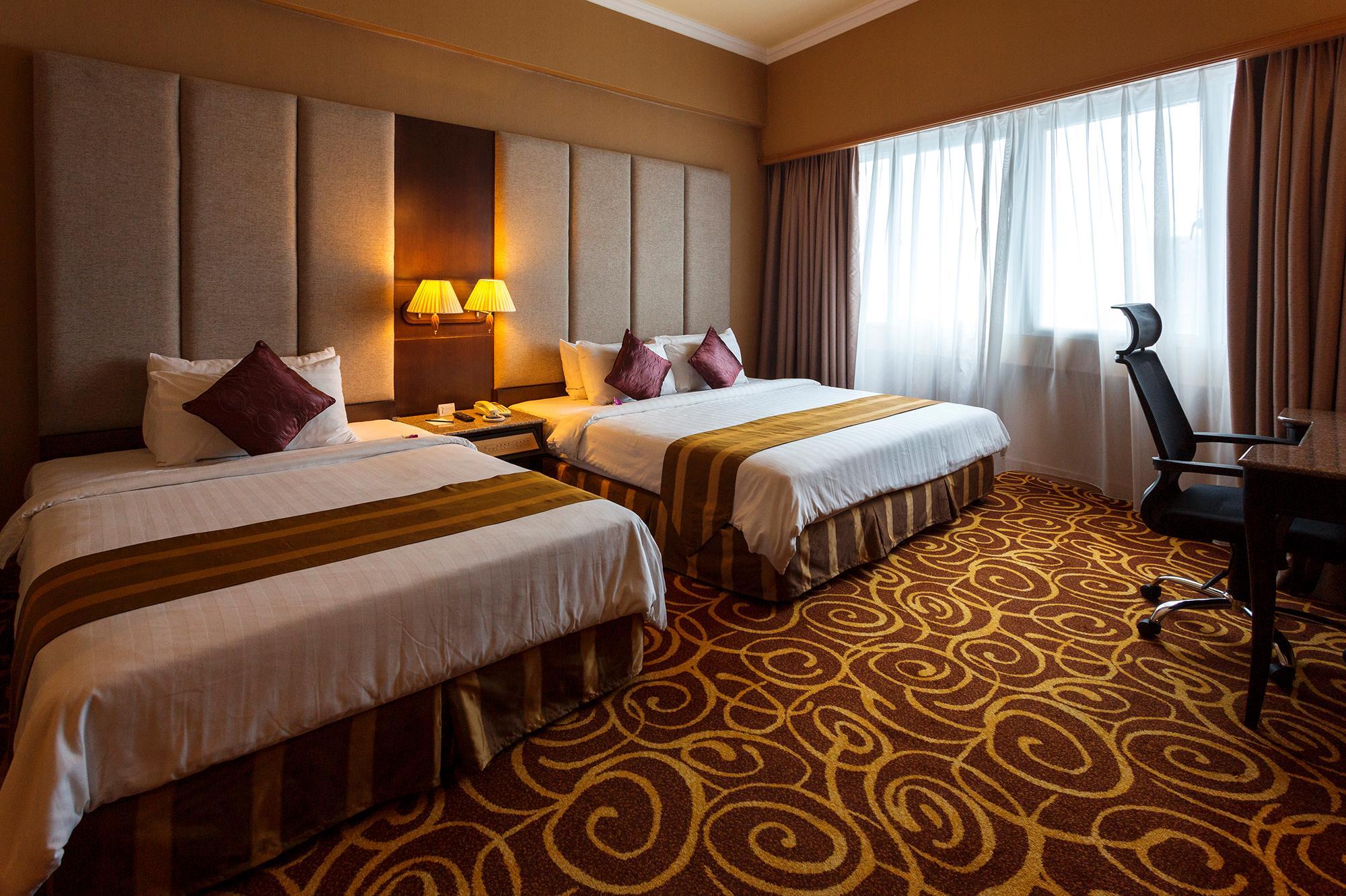 Mega Hotel Sdn Bhd Miri Extérieur photo