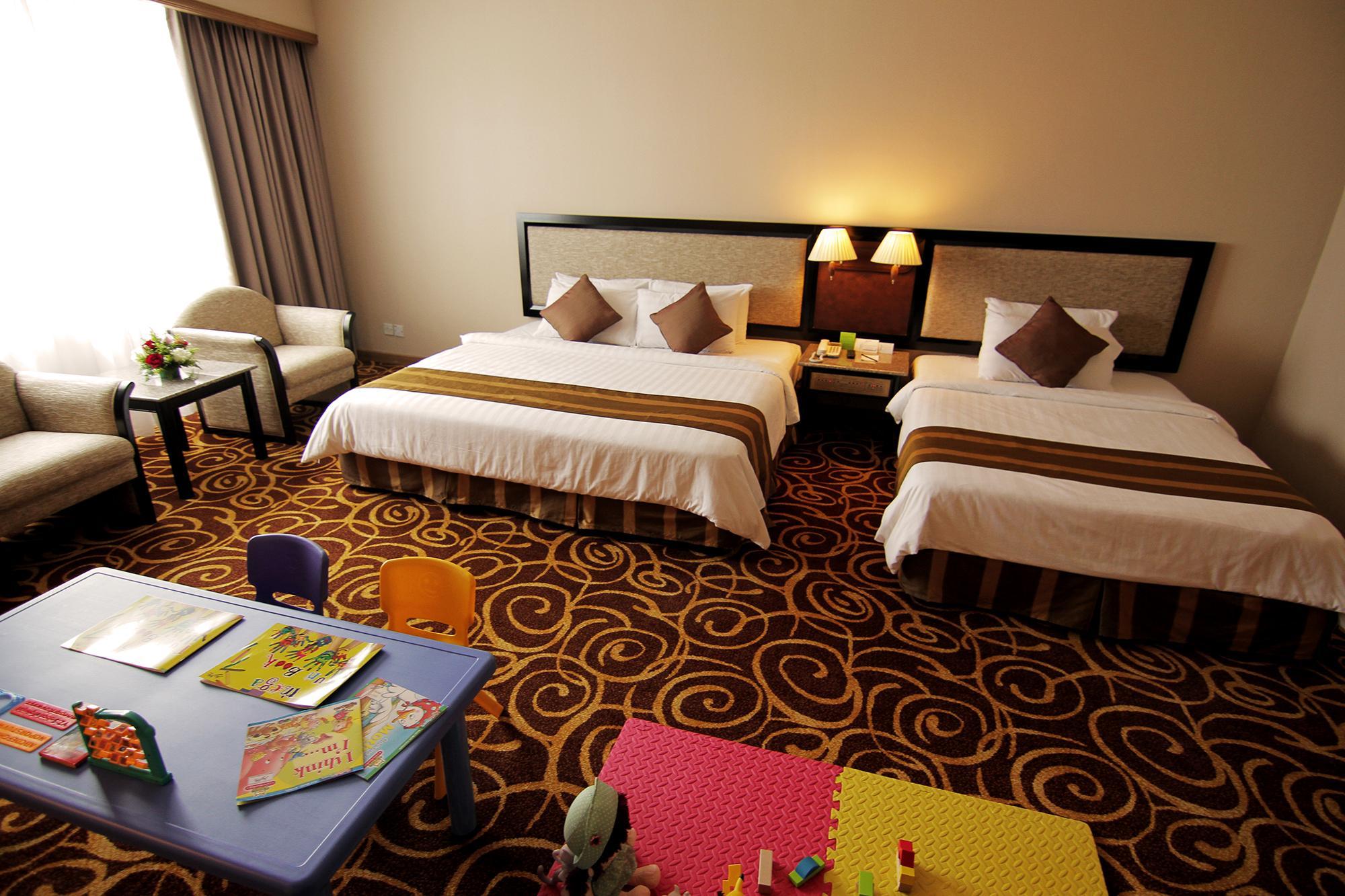 Mega Hotel Sdn Bhd Miri Extérieur photo