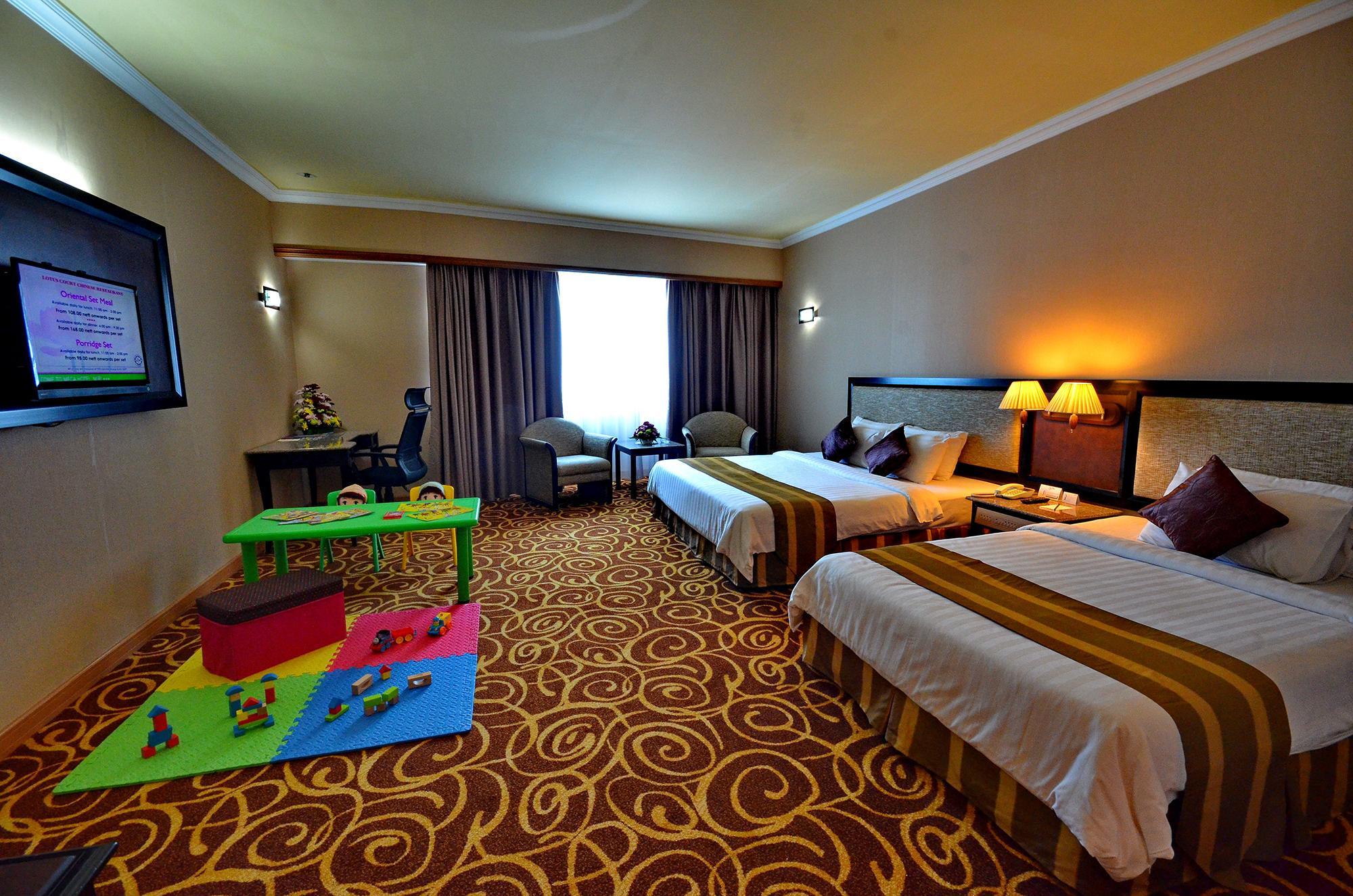 Mega Hotel Sdn Bhd Miri Extérieur photo
