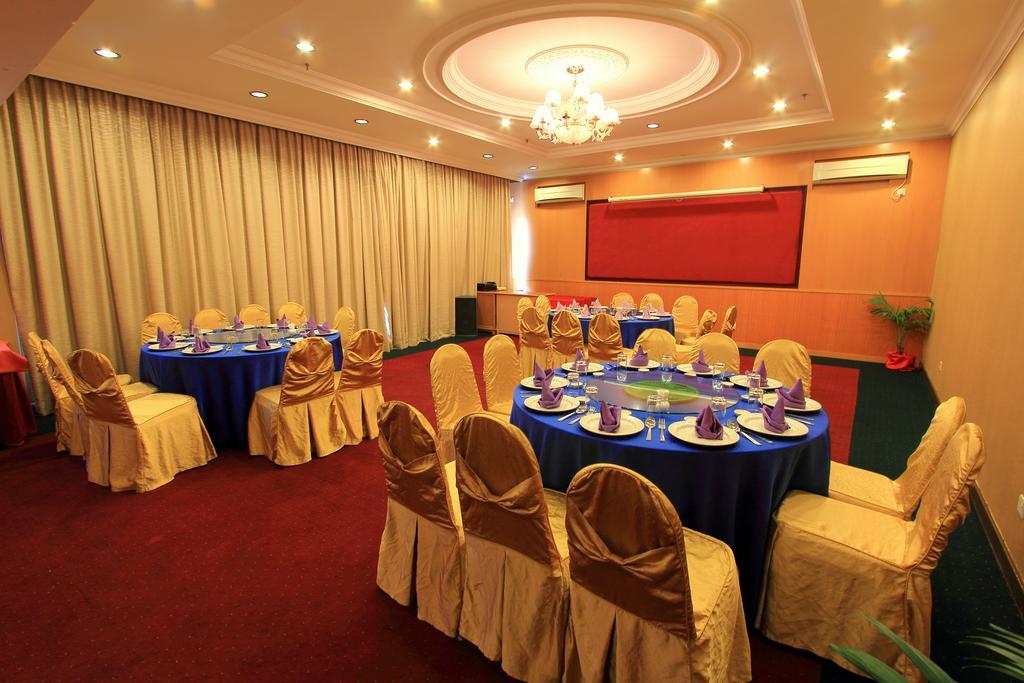 Mega Hotel Sdn Bhd Miri Extérieur photo
