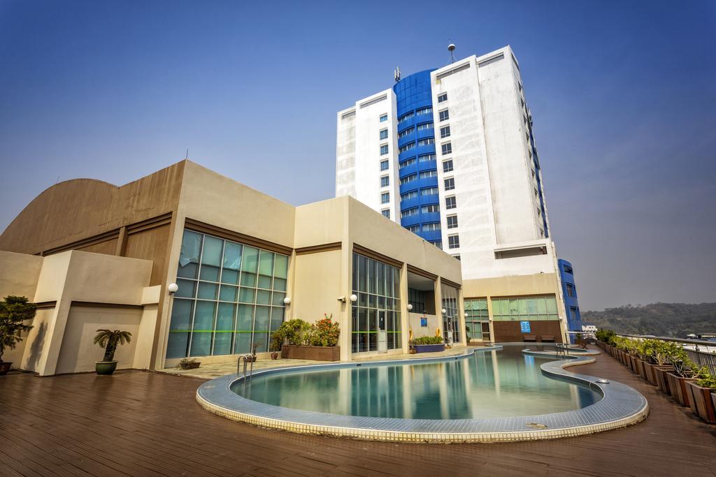 Mega Hotel Sdn Bhd Miri Extérieur photo