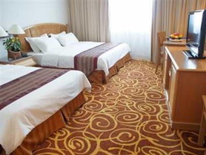 Mega Hotel Sdn Bhd Miri Extérieur photo