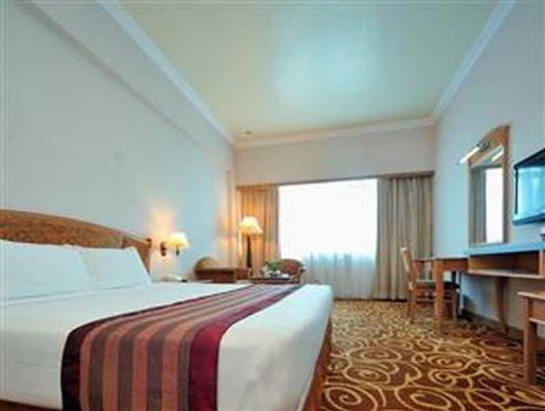 Mega Hotel Sdn Bhd Miri Extérieur photo