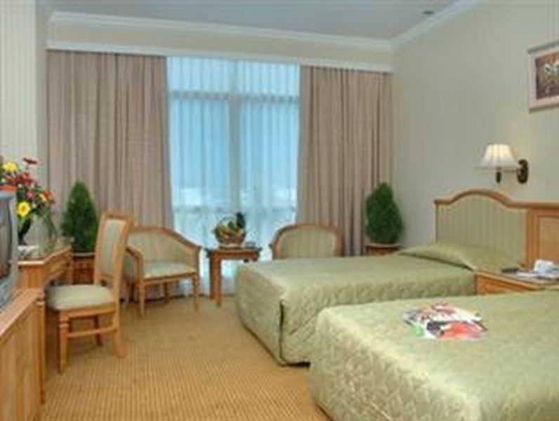 Mega Hotel Sdn Bhd Miri Extérieur photo